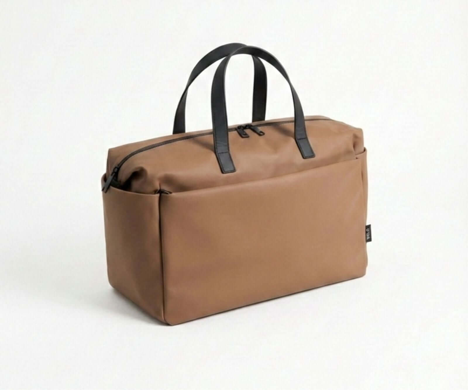 Sahari and brown weekender three-quarter view
